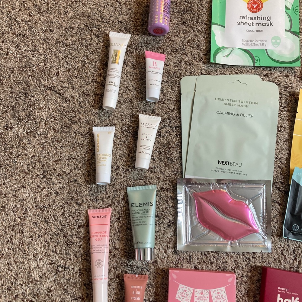 Lot of Beauty, Makeup, and Skincare Samples & Supplies - Picture 2 of 5